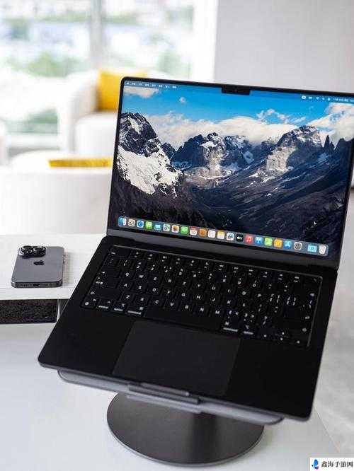 丰满 50macbookpro 高清：引领科技潮流的奢华之选