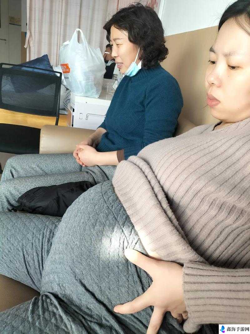 老周和三个媳妇的生活趣事